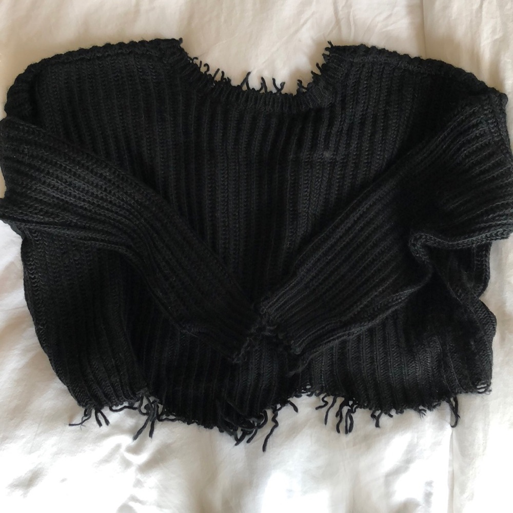 Skylar & Madison Crop Black Sweater